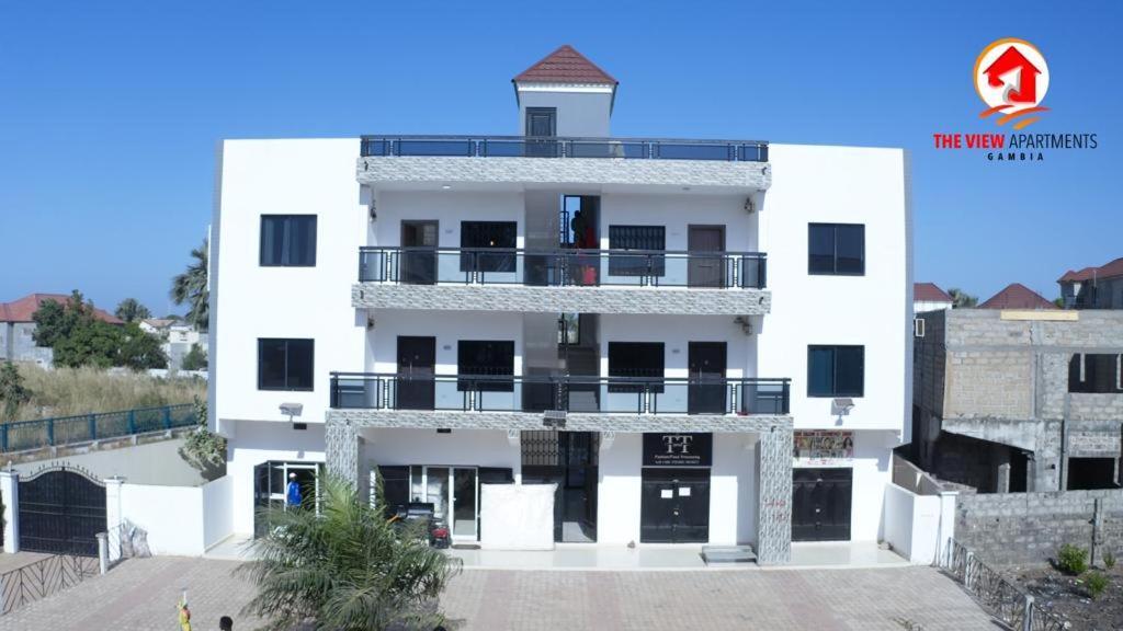 The View Apartments Brusubi 外观 照片